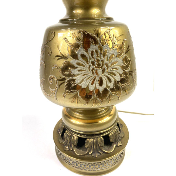 Vtg Mid Century Brass Base Gold Glass Floral White Flowers Table Lamp - Picture 1 of 7